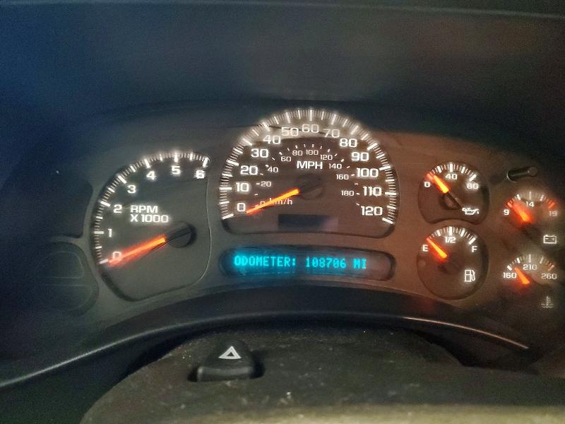 Photo 9 from auction – 2005 CHEVROLET SILVERADO with VIN 1GCEC14X65Z352805