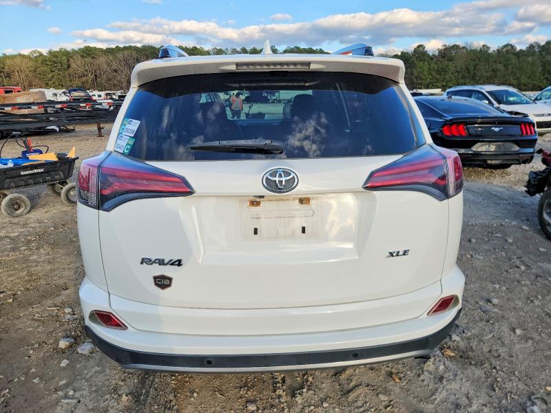 Photo 6 from auction – 2017 TOYOTA RAV4 XLE with VIN JTMWFREVXHJ701054