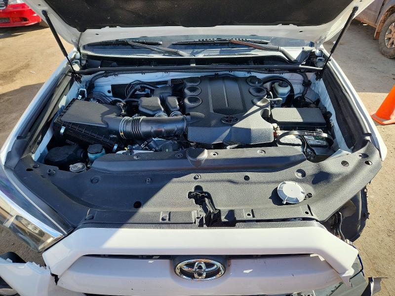 Photo 11 from auction – 2017 TOYOTA 4RUNNER with VIN JTEZU5JR8H5158165