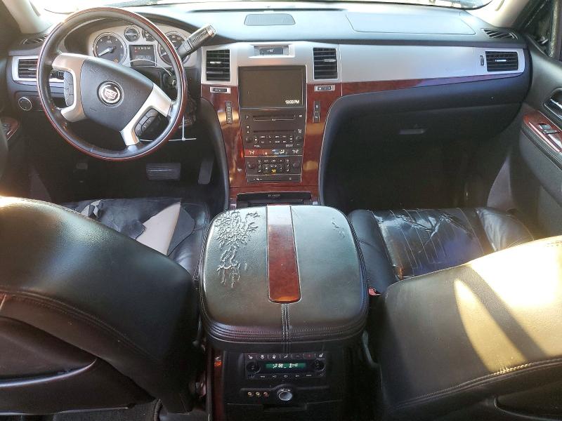 Photo 8 from auction – 2010 CADILLAC ESCALADE with VIN 1GYUCJEF0AR149401