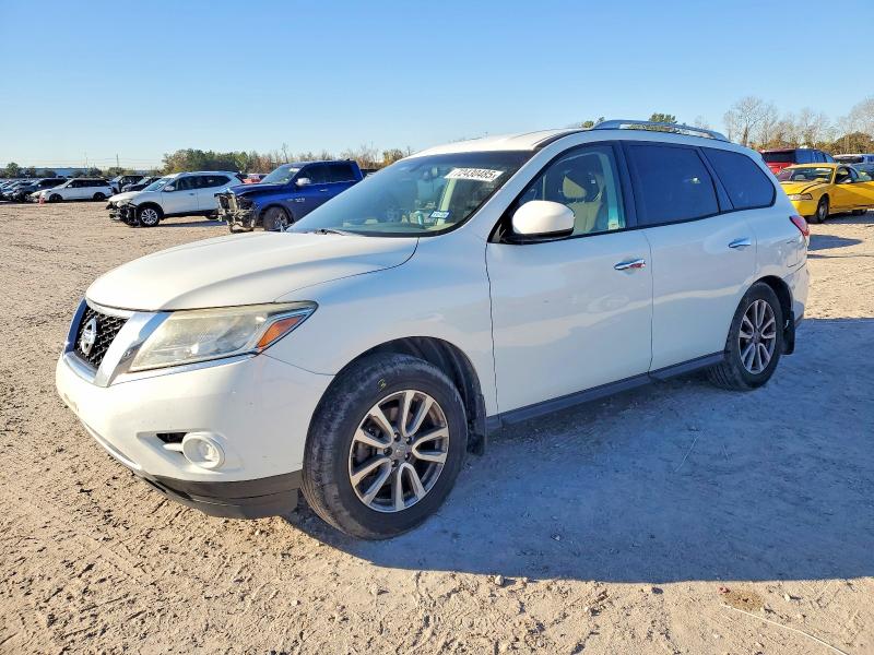 NISSAN PATHFINDER 2015 with VIN 5N1AR2MN5FC690018 - Photo from auction