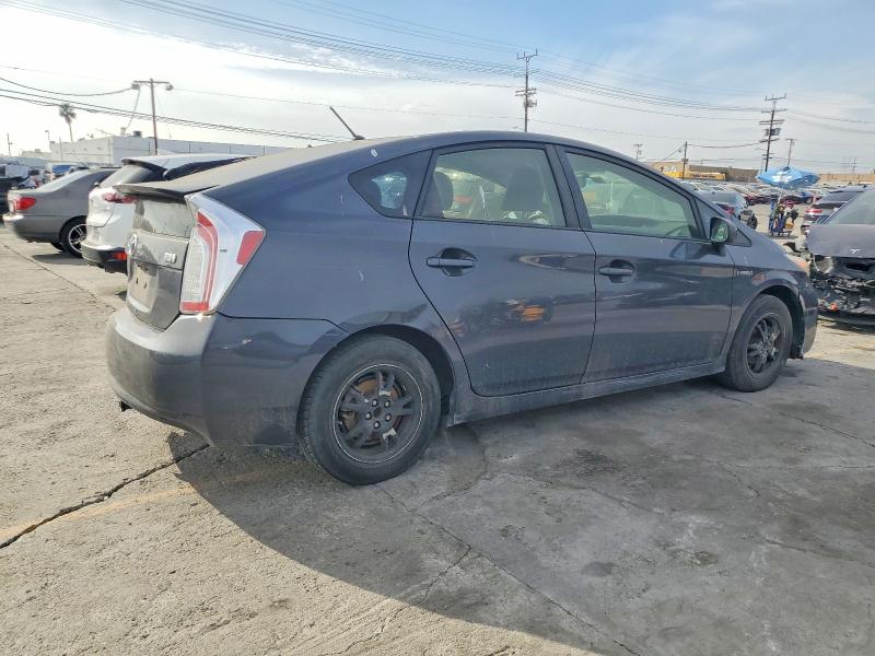 صورة رقم 3 من المزاد - 2014 TOYOTA PRIUS مع VIN JTDKN3DU2E1740160