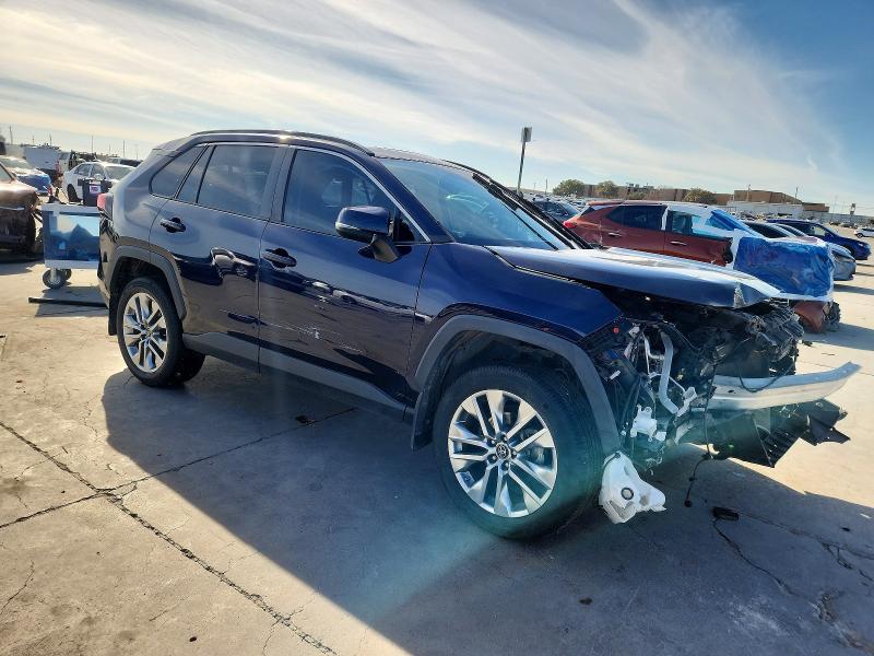 Photo 4 from auction – 2019 TOYOTA RAV4 with VIN 2T3C1RFV6KW022035