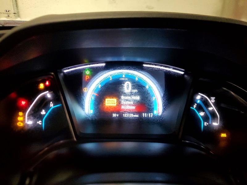 Photo 9 from auction – 2017 HONDA CIVIC with VIN 2HGFC1F71HH640125