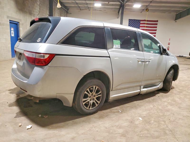 Photo 3 from auction – 2011 HONDA ODYSSEY EX with VIN 5FNRL5H44BB085013