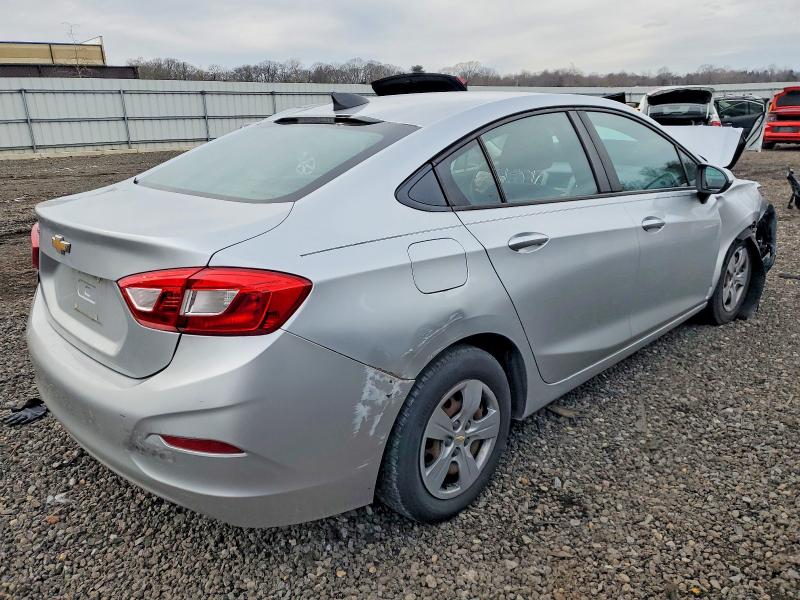 Photo 3 from auction – 2017 CHEVROLET CRUZE with VIN 1G1BC5SM5H7214541
