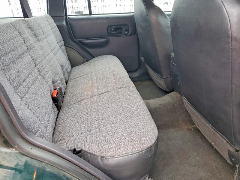 Photo 10 from auction – 2001 JEEP CHEROKEE S with VIN 1J4FF48S61L542560