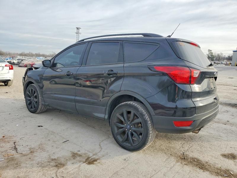 Photo 2 from auction – 2019 FORD ESCAPE SE with VIN 1FMCU0GD2KUA18338
