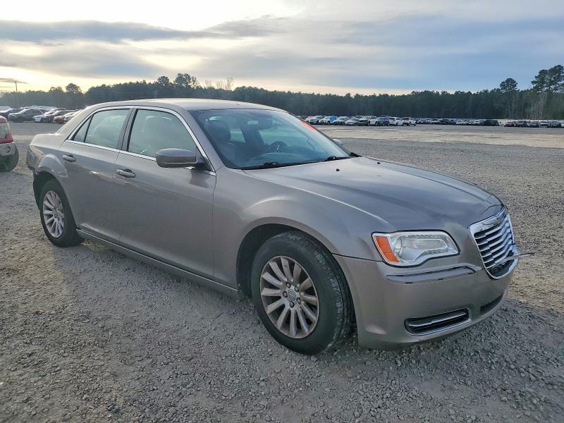 Photo 4 from auction – 2014 CHRYSLER 300 with VIN 2C3CCAAG2EH175444