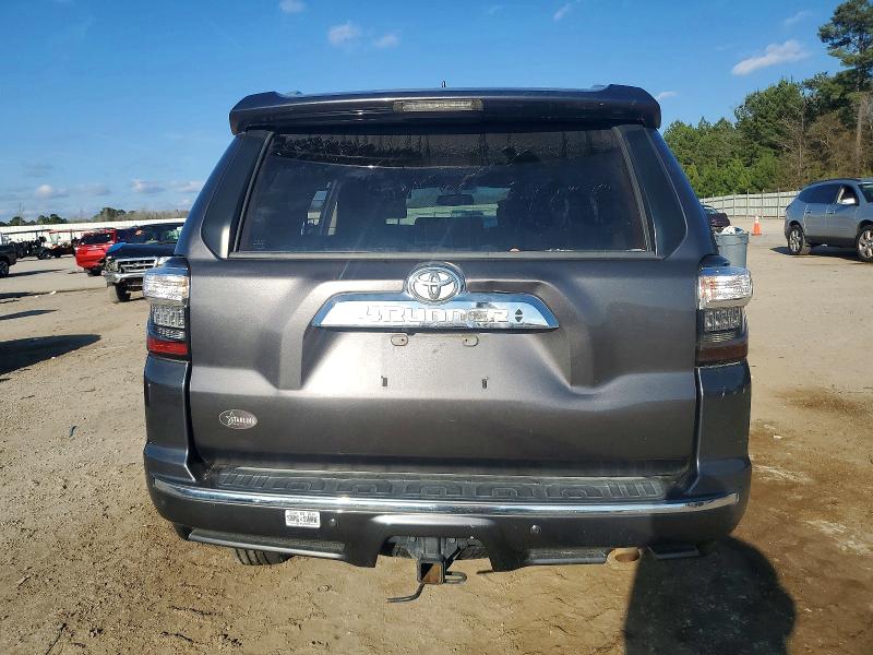 Photo 6 from auction – 2018 TOYOTA 4RUNNER SR with VIN JTEZU5JR4J5172327