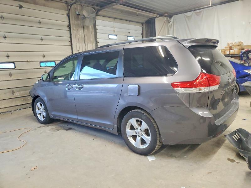 Photo 2 from auction – 2011 TOYOTA SIENNA LE with VIN 5TDKK3DC2BS092382