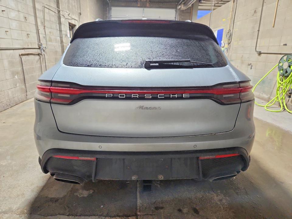 Photo 6 from auction – 2022 PORSCHE MACAN with VIN WP1AA2A57NLB10457