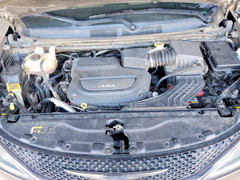 Photo 12 from auction – 2017 CHRYSLER PACIFICA L with VIN 2C4RC1GG9HR817329