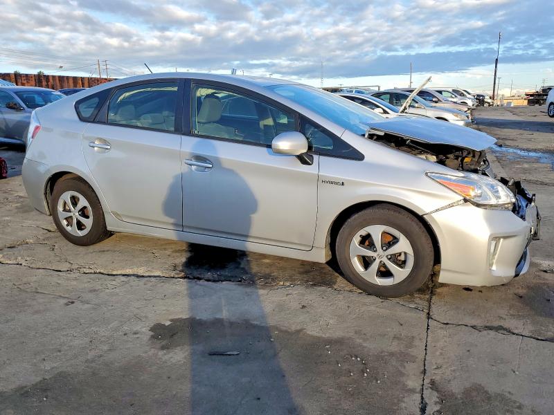 Photo 4 from auction – 2015 TOYOTA PRIUS with VIN JTDKN3DU6F1909095