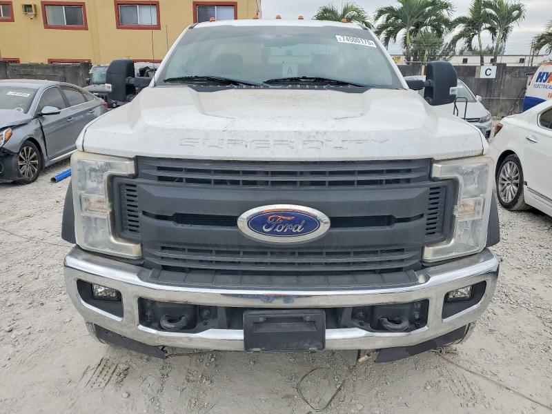 Photo 5 from auction – 2019 FORD F550 SUPER with VIN 1FDUF5GT3KDA08761