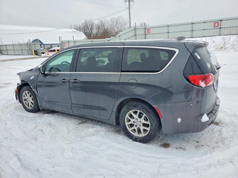 Photo 2 from auction – 2017 CHRYSLER PACIFICA with VIN 2C4RC1CG9HR502956