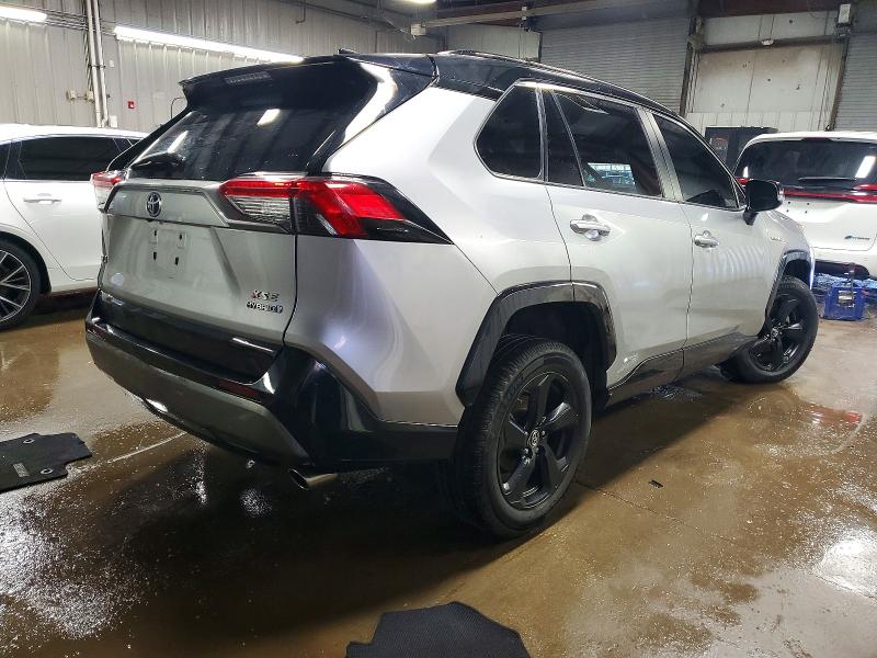 Photo 3 from auction – 2019 TOYOTA RAV4 XSE with VIN 2T3EWRFVXKW043996
