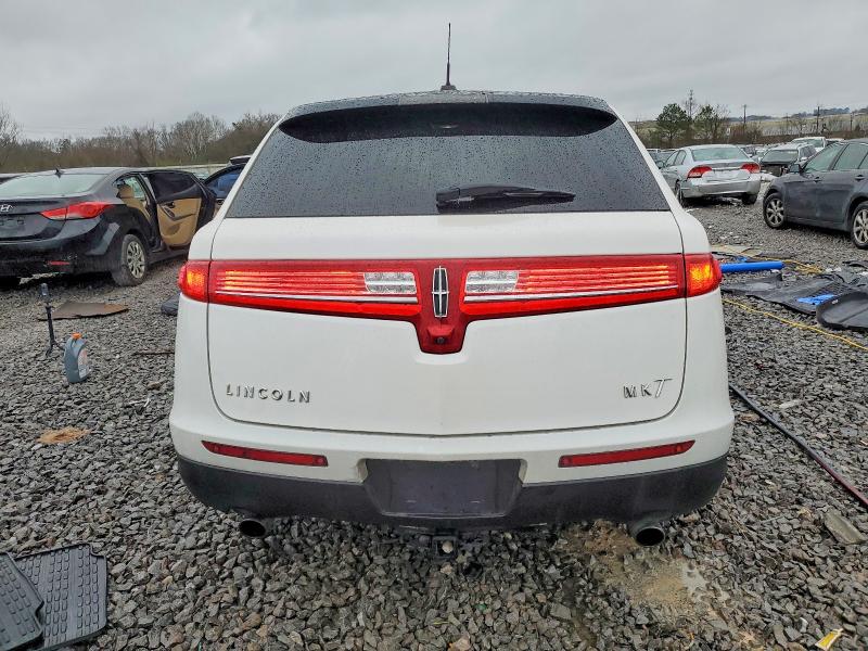 Photo 6 from auction – 2019 LINCOLN MKT with VIN 2LMHJ5AT9KBL02877