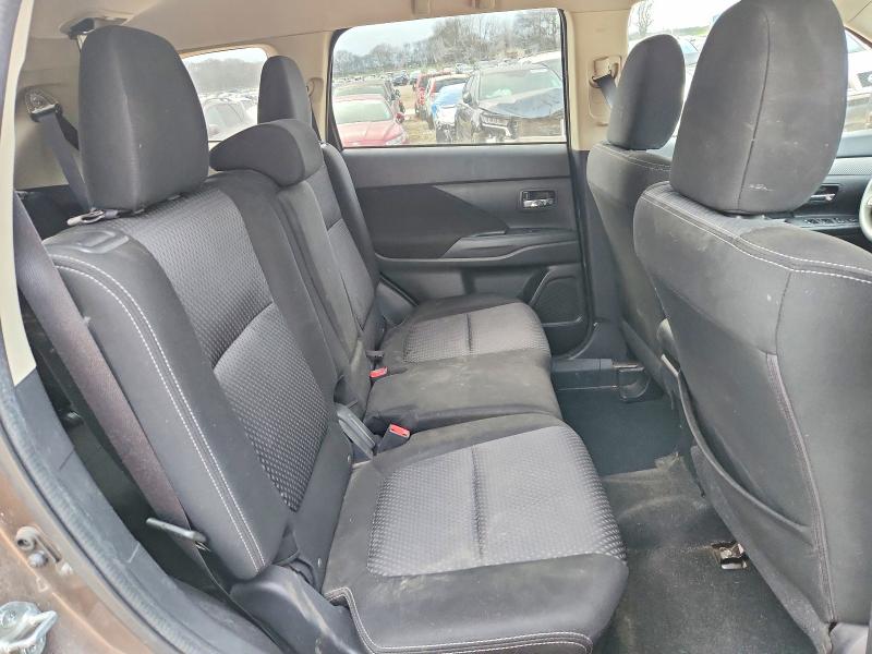 Photo 11 from auction – 2018 MITSUBISHI OUTLANDER with VIN JA4AD2A39JZ027184