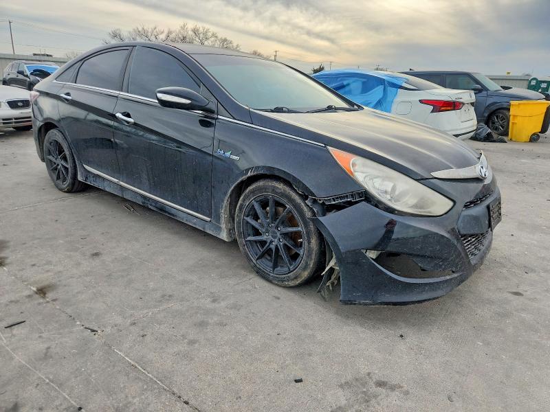 Photo 4 from auction – 2013 HYUNDAI SONATA with VIN KMHEC4A44DA092229