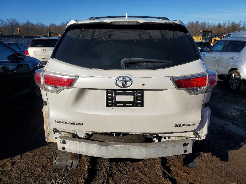 Photo 6 from auction – 2014 TOYOTA HIGHLANDER with VIN 5TDJKRFH1ES034856