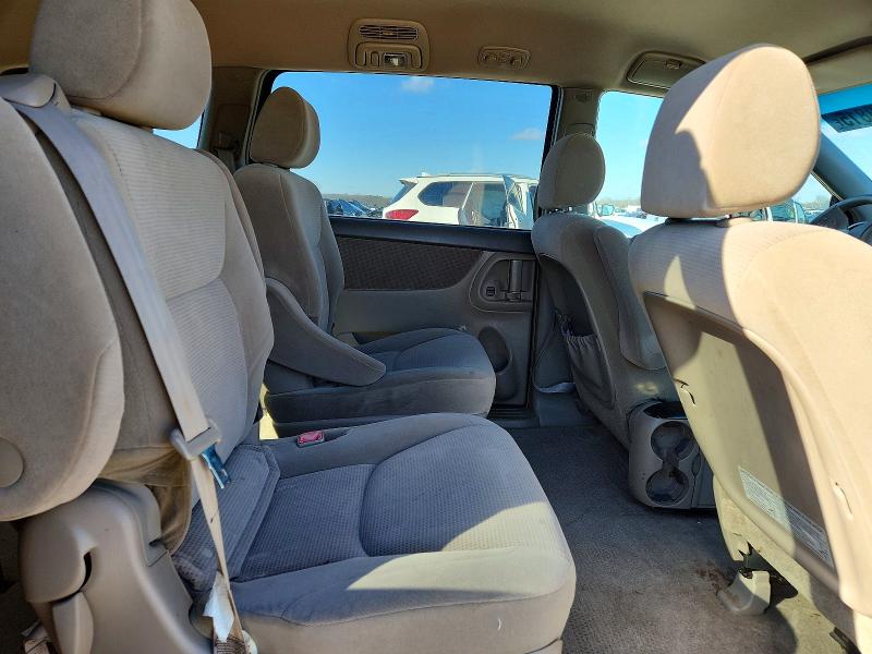 Photo 11 from auction – 2005 TOYOTA SIENNA CE with VIN 5TDZA23C85S313209