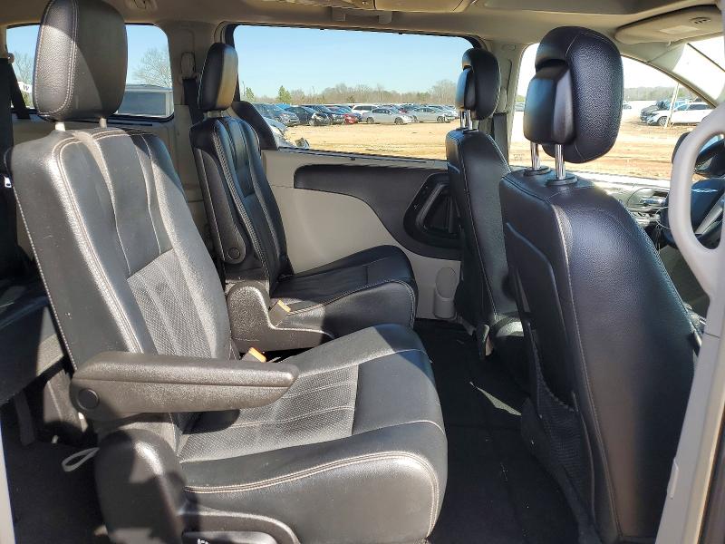 Photo 11 from auction – 2016 CHRYSLER TOWN & COU with VIN 2C4RC1CG6GR199603