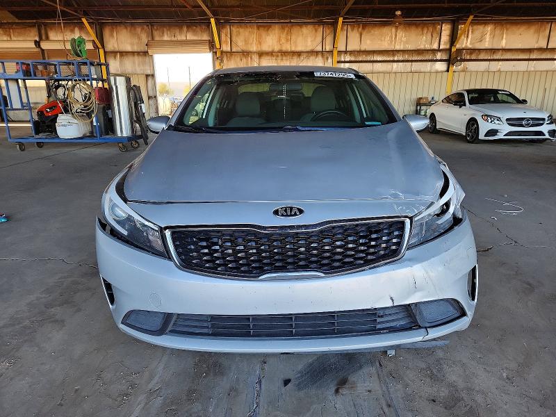 Photo 5 from auction – 2017 KIA FORTE LX with VIN 3KPFK4A7XHE057154