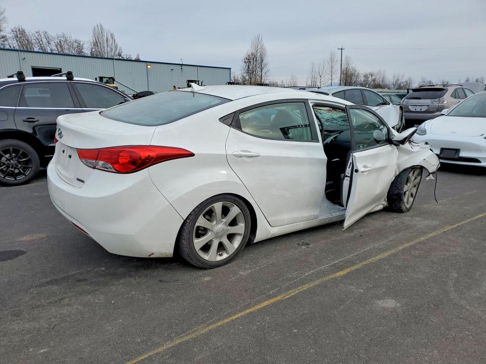 Photo 3 from auction – 2012 HYUNDAI ELANTRA with VIN 5NPDH4AE4CH092930
