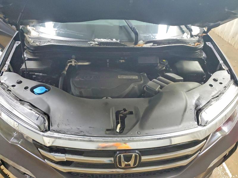 Photo 11 from auction – 2017 HONDA PILOT ELIT with VIN 5FNYF6H05HB002073