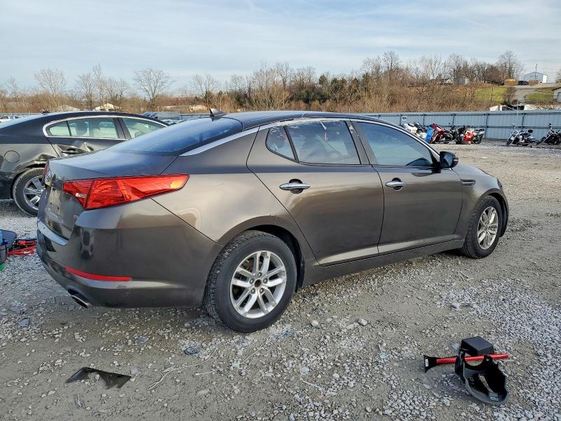 Photo 3 from auction – 2011 KIA OPTIMA LX with VIN KNAGM4A77B5110469
