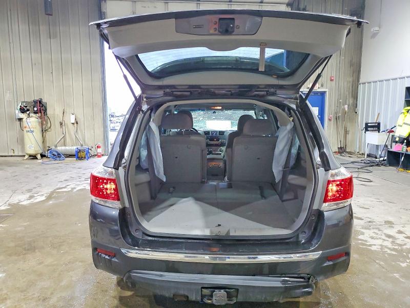 Photo 6 from auction – 2011 TOYOTA HIGHLANDER with VIN 5TDBK3EH1BS060890
