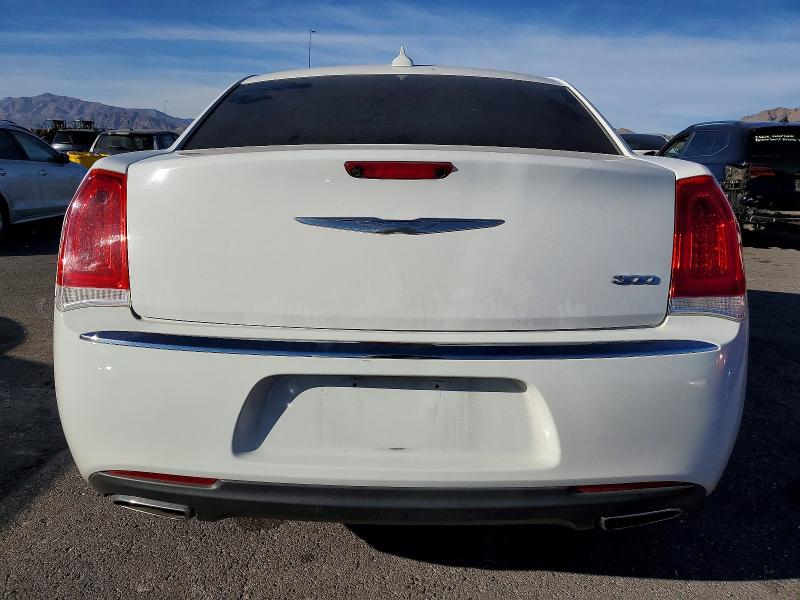 Photo 6 from auction – 2018 CHRYSLER 300 with VIN 2C3CCAEG3JH123339