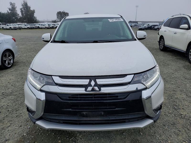 Photo 5 from auction – 2018 MITSUBISHI OUTLANDER with VIN JA4AZ3A30JZ042616