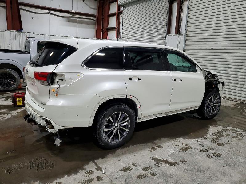 Photo 3 from auction – 2018 TOYOTA HIGHLANDER with VIN 5TDJZRFH0JS556612