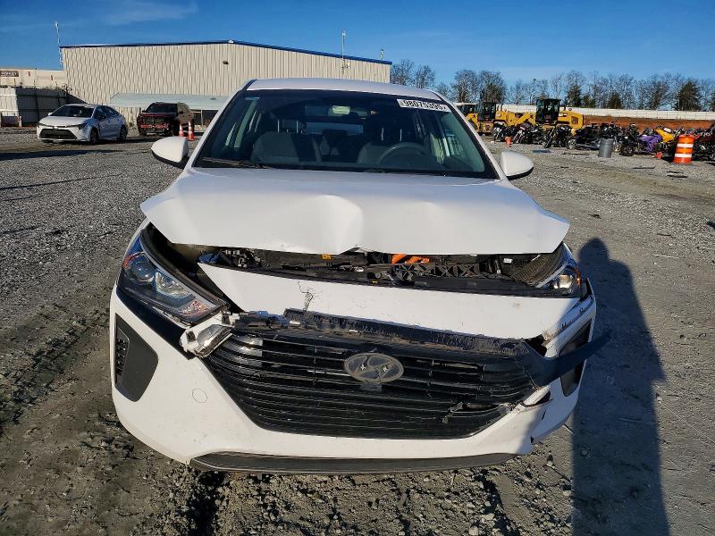 Photo 5 from auction – 2017 HYUNDAI IONIQ with VIN KMHC65LC4HU042153