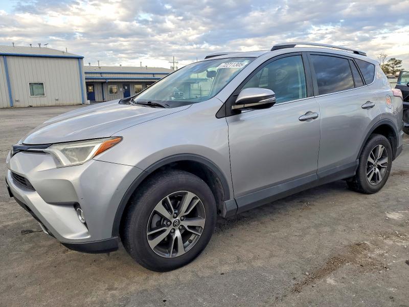Photo 1 from auction – 2017 TOYOTA RAV4 XLE with VIN 2T3RFREV8HW564789