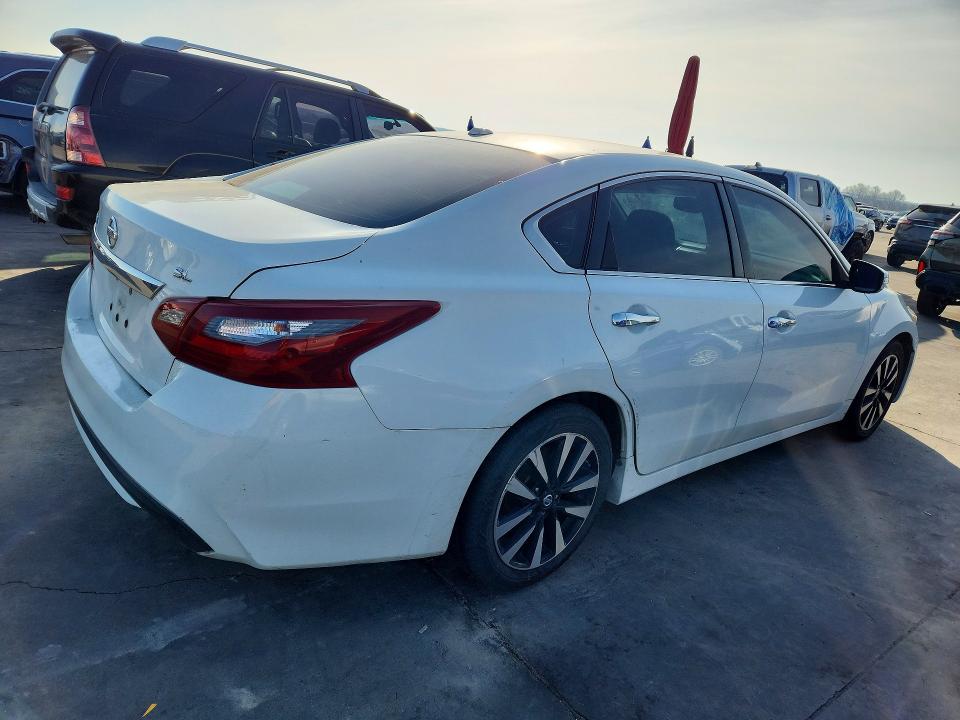 Photo 3 from auction – 2018 NISSAN ALTIMA 2.5 with VIN 1N4AL3AP4JC209238