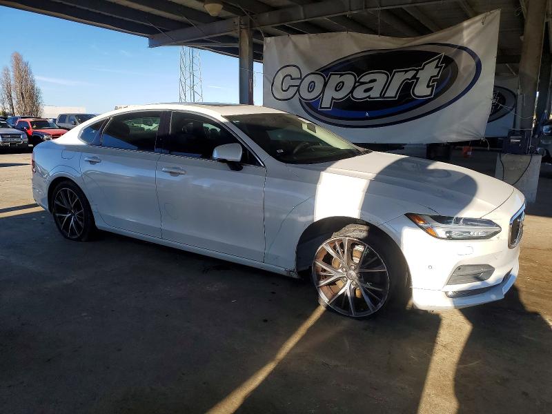 Photo 4 from auction – 2018 VOLVO S90 with VIN LVY982MK0JP006759