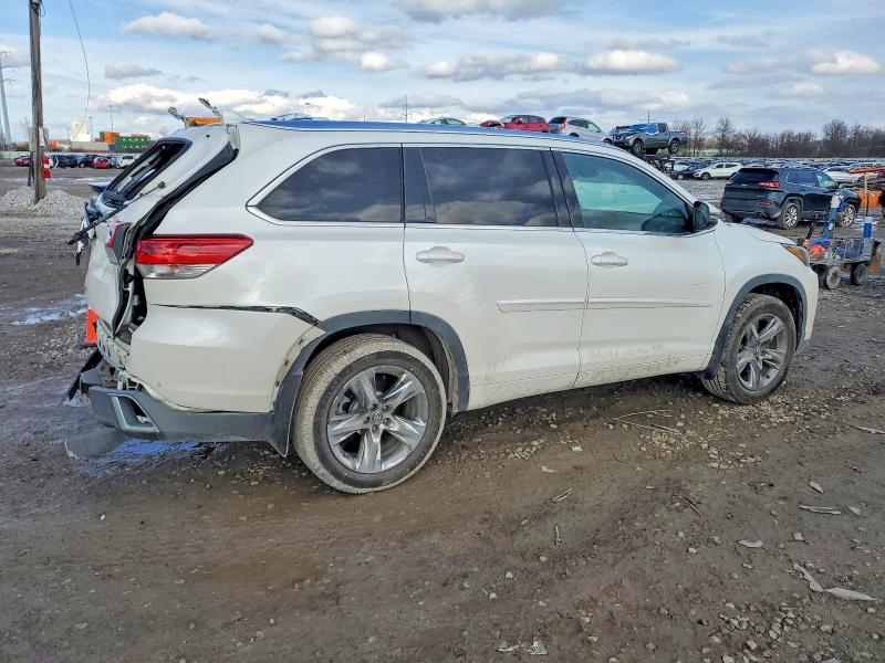 Photo 3 from auction – 2019 TOYOTA HIGHLANDER with VIN 5TDDZRFH3KS991879
