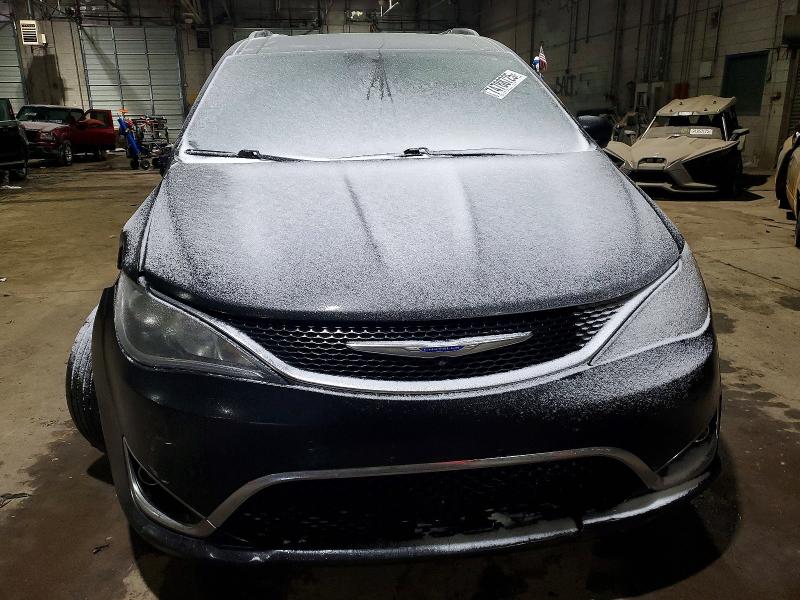 Photo 5 from auction – 2018 CHRYSLER PACIFICA with VIN 2C4RC1BG1JR330879