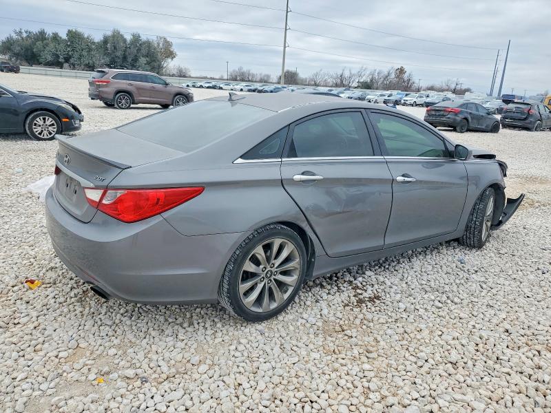 Photo 3 from auction – 2012 HYUNDAI SONATA SE with VIN 5NPEC4AB7CH456069