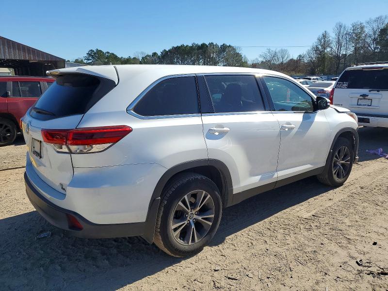 Photo 3 from auction – 2019 TOYOTA HIGHLANDER with VIN 5TDZARFH1KS053926
