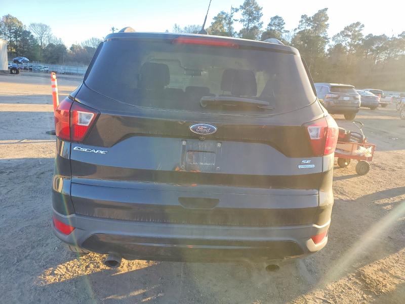 Photo 6 from auction – 2019 FORD ESCAPE SE with VIN 1FMCU0GD0KUB47162