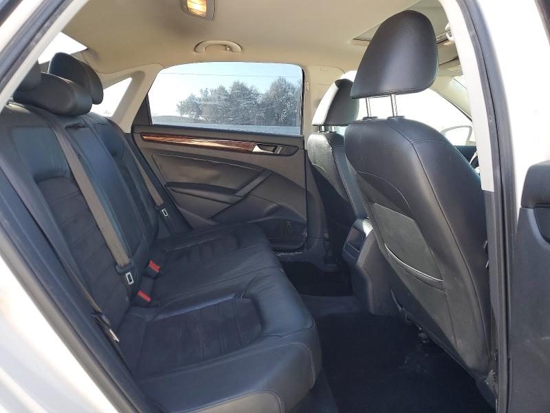 Photo 10 from auction – 2012 VOLKSWAGEN PASSAT SEL with VIN 1VWCP7A37CC096946