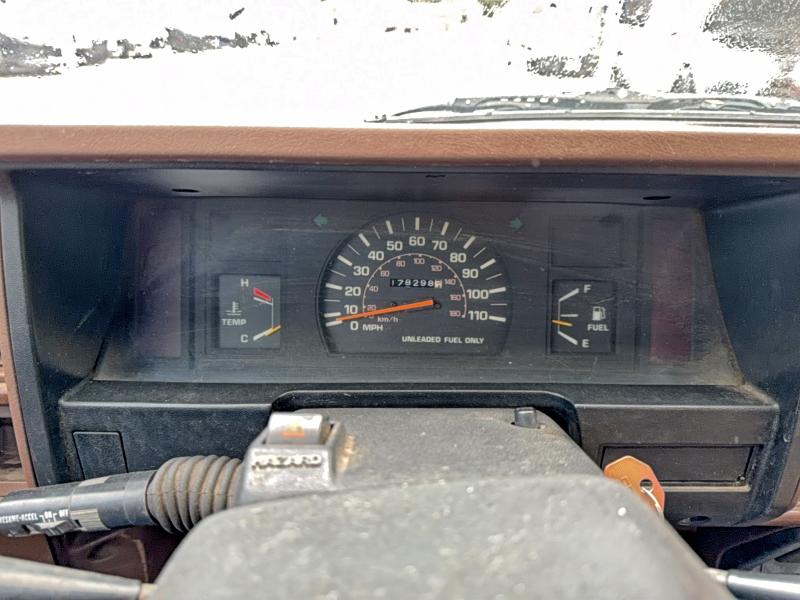 Photo 8 from auction – 1985 TOYOTA PICKUP with VIN JT4RN56D9F5042940