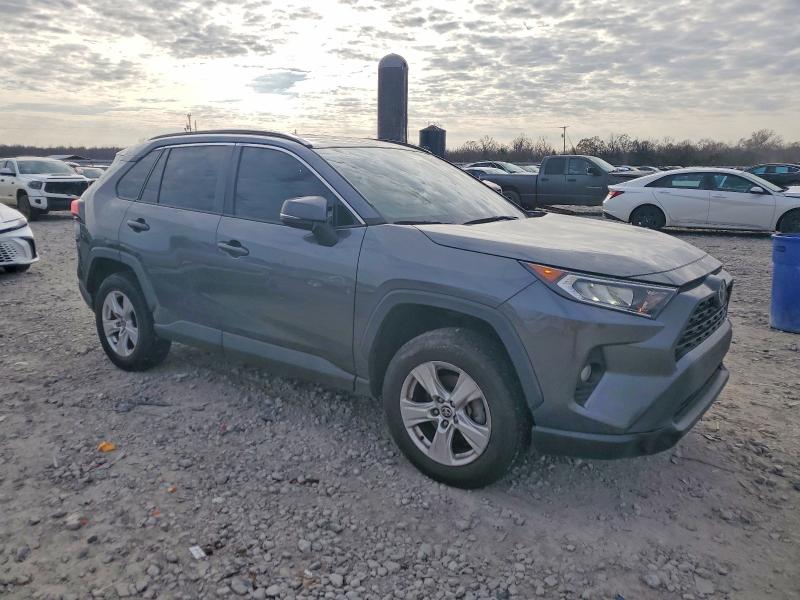 Zdjęcie 4 z aukcji – 2021 TOYOTA RAV4 XLE z VIN 2T3W1RFVXMC151574
