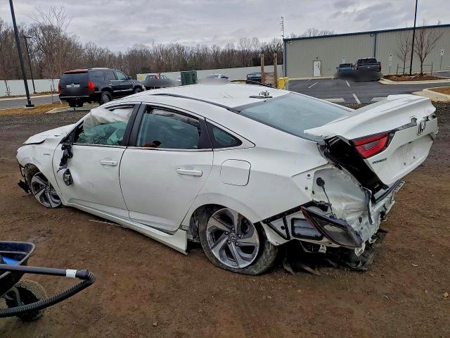 Photo 2 from auction – 2019 HONDA INSIGHT with VIN 19XZE4F13KE005980