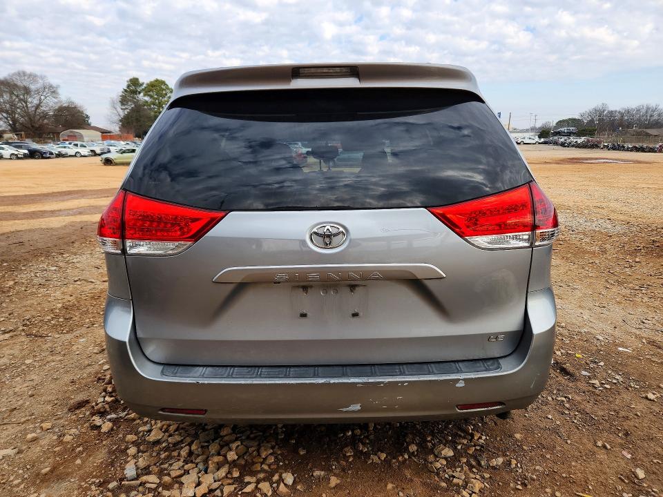 Photo 6 from auction – 2011 TOYOTA SIENNA with VIN 5TDKK3DC1BS114193