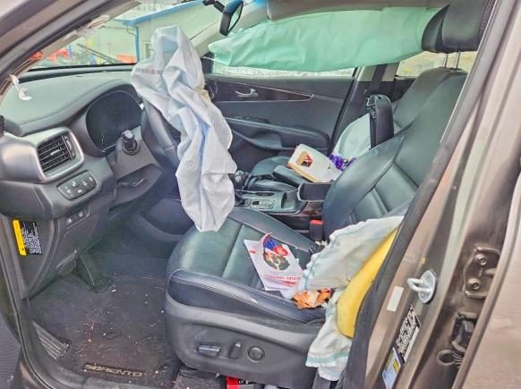 Photo 7 from auction – 2018 KIA SORENTO EX with VIN 5XYPHDA5XJG367671